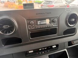 MERCEDES-BENZ eSprinter 312 DHL Regal KEP-Ausbau