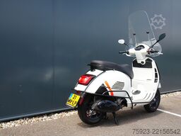VESPA GTS 300 SUPERSPORT RST BIANCO