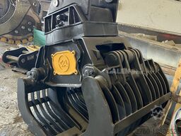 Hyundai HX220L Demolition Grapple