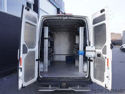 Volkswagen Crafter 2.0 TDI 140PK L3H3 EURO 6 - Airco - Nav...