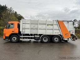 Volvo Trucks *RHD* FM-370 6x2R Kehrichtwagen