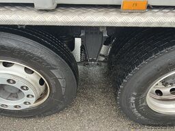 Volvo Trucks *RHD* FM-370 6x2R Kehrichtwagen