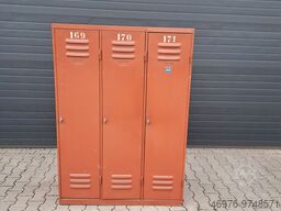 Stahlspind / 2.100x1.220x850mm (HxBxT) 3 Türen inkl. Gestell und Sitzbank