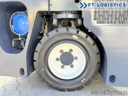 Combilift CB4500 GAS TRIPLEX 6400 FORK POSITIONER