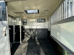 Anka Steinsberger 2-Pferdeanhänger mit Bett