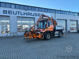 Mercedes-Benz Unimog U 427 mit Mulag Kombinationmähwerk MKM 700