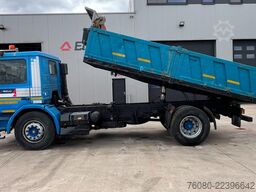 Scania 93 - 220 (MANUAL PUMP / POMPE MANUELLE / MANUAL...