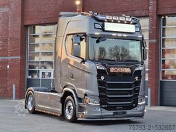 Scania 590S V8 NGS Highline 4x2 - Retarder - Night cli...