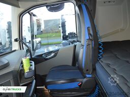 VOLVO FH 460 Globetrotter XL i-Save SideSkirts