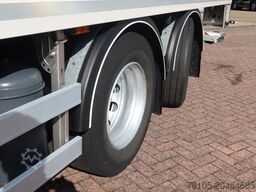 DAF CF 340 FAN 6X2 Bakwagen + Klep 2500 KG