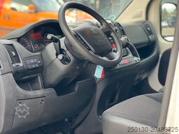 PEUGEOT Boxer DoKa Pritsche HDi 160 4x2