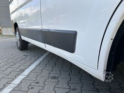 Peugeot Boxer 330 2.2 HDI L1H1 Premium / 204 dkm / 9 Se...
