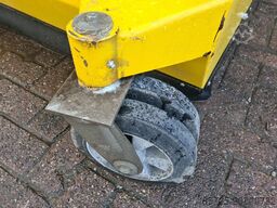  MTS bezem met lepel insteek