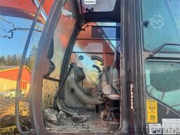 Hitachi ZX225USRLC-3 crawler excavator with rototilt and 2