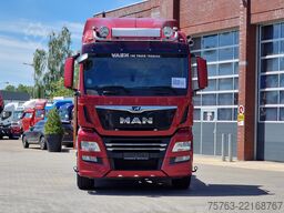 MAN TGX 35.500 8x4*4 - Hyva Hooklift - Custom inter...