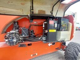 JLG 800AJ