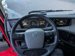 Volvo FH 13.420 Globetrotter / Mega / 2x Tank