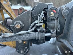 CAT M314F wheeled excavator w/ two buckets, Gigant tra