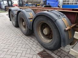 Renders Renders Container Chassis / SAF + DRUM