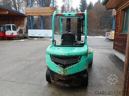 Mitsubishi FD30 Triplex + Zwillingsreifen