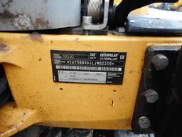 Caterpillar 300.9D mit SW + 3 Löffel