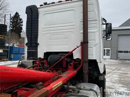 Volvo FH16 tridem hook loader with Joab hook with articu