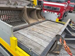 DAF LF 45 Machinetransporter Hydraulic ramps 48.000 km