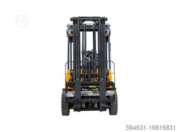 LÖWE El. Stapler 2t, 4,5m Hub, Seitenschieber