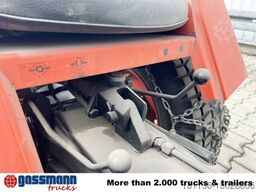 Hako V 490 mit Schneeschild und Ketten