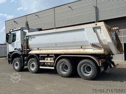 MERCEDES-BENZ Arocs 3242 8x4 4 Achs Muldenkipper Carnehldeutsc