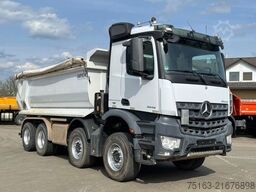 MERCEDES-BENZ Arocs 3242 8x4 4 Achs Muldenkipper Carnehldeutsc
