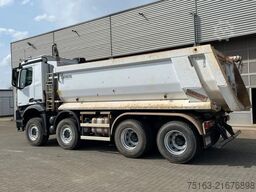 MERCEDES-BENZ Arocs 3242 8x4 4 Achs Muldenkipper Carnehldeutsc