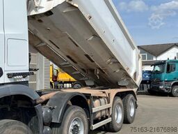 MERCEDES-BENZ Arocs 3242 8x4 4 Achs Muldenkipper Carnehldeutsc