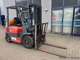 Tailift FG25 **LOW WORKING HOURES-450CM HIGH-SIDESHIFT**