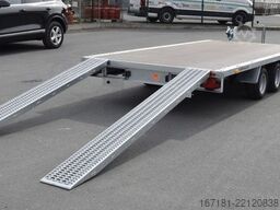 HUMBAUR Universal 3000 - Holzboden und Rampen