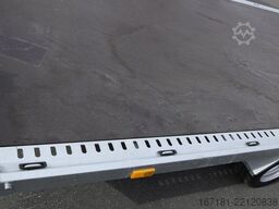HUMBAUR Universal 3000 - Holzboden und Rampen