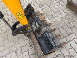 JCB 15C-1 / 825 H /  3 x Löffel / Kabine