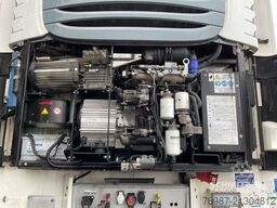 Schmitz Cargobull Tiefkühler Multitemp Doppelstock Trennwand