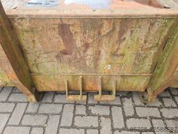  Container flat