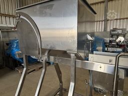 Conveyor with Overhead Hopper Feeder 