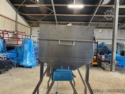 Conveyor with Overhead Hopper Feeder 