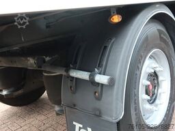 System Trailer N/A gesloten, stuur-as + Dhollandia 2000 kg kle...