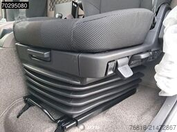 DAF XB 230 4X2 FA DC 12t - Paccar Body Koffer