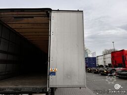 SCHMITZ CARGOBULL SCS 24/L - 13.62 E B Lift Getränke