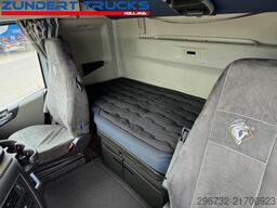 Volvo FH 460 GLOBETROTTER,IPARCOOL,2 TANKS, 2 BEDS