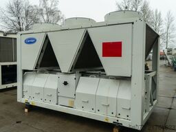 Used Industrial chiller Carrier 367 kW - 2008 yom | With warranty