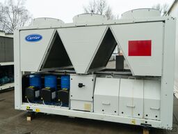 Used Industrial chiller Carrier 367 kW - 2008 yom | With warranty