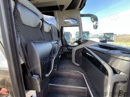 Mercedes-Benz Tourismo 15 RHD