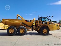 CAT 725C2