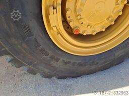 CAT 725C2